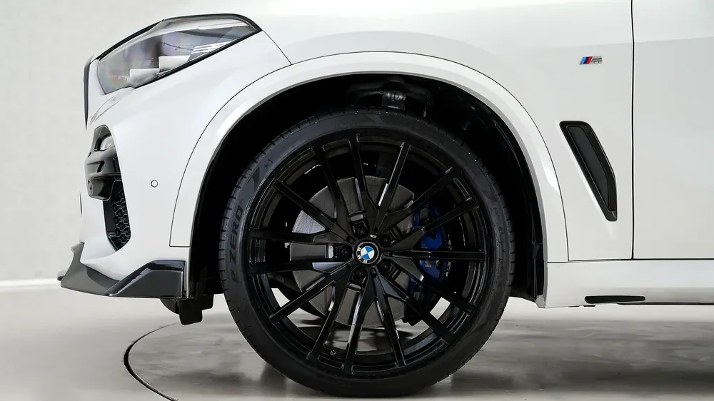 Special Offer | AED 2,947 PM | High Option, Styling Package | X5 xDrive40i M Sport - Image 12