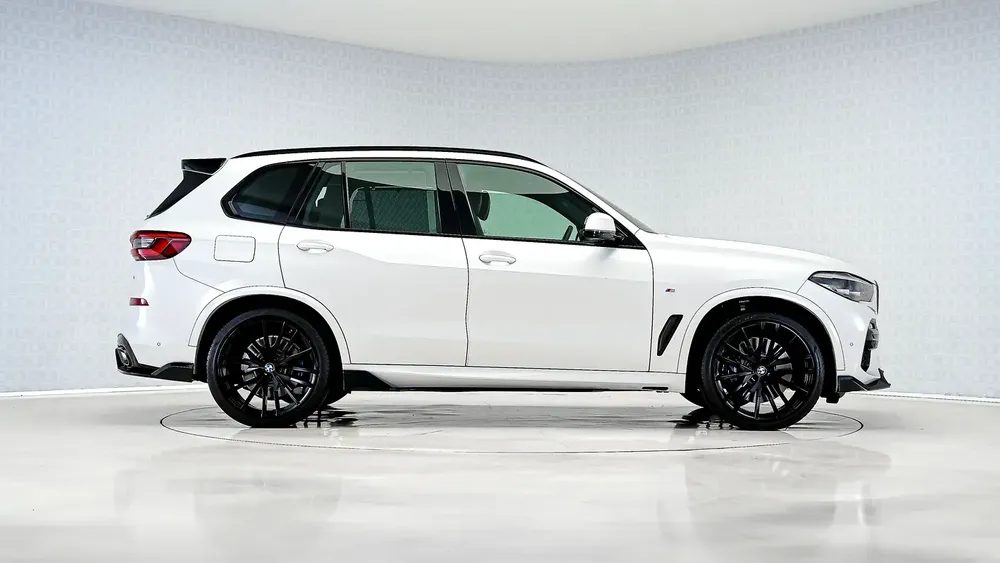 Special Offer | AED 2,947 PM | High Option, Styling Package | X5 xDrive40i M Sport - Image 4