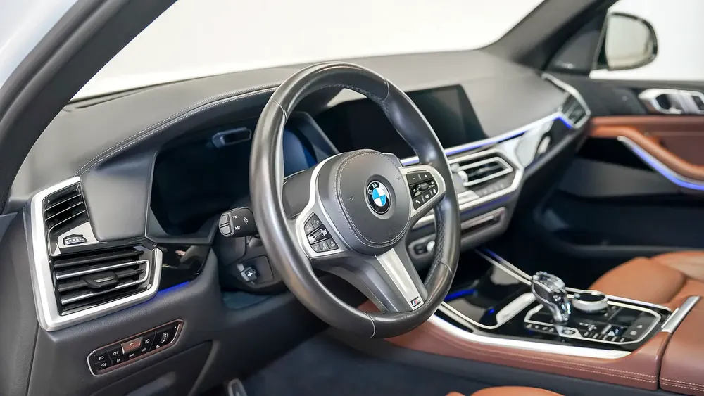 Special Offer | AED 2,947 PM | High Option, Styling Package | X5 xDrive40i M Sport - Image 5