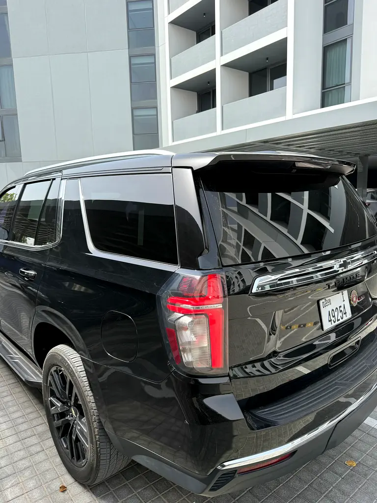 Chavy tahoe 2021  super clean - Image 13