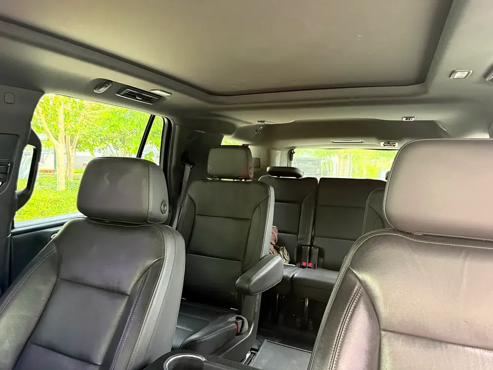 Chavy tahoe 2021  super clean - Image 16