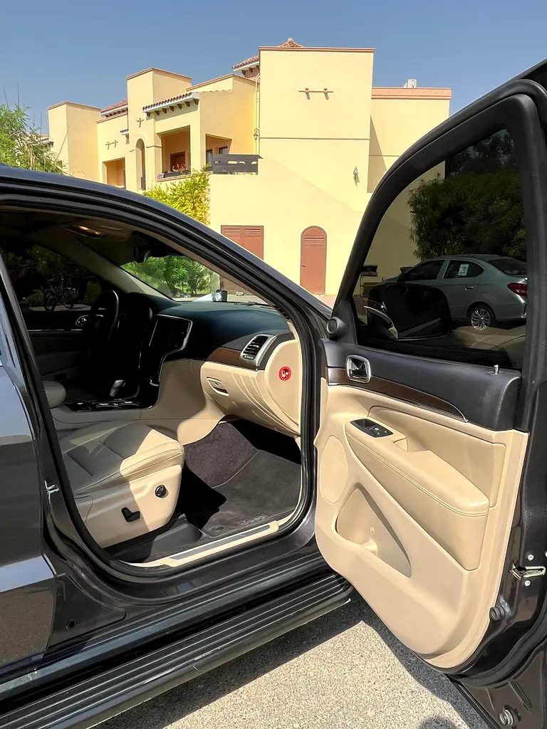 Jeep Cherokee Limited 2017 | GCC Specs | Well Maintained - Image 10