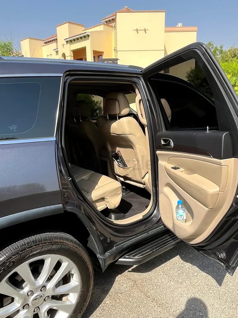 Jeep Cherokee Limited 2017 | GCC Specs | Well Maintained - Image 11