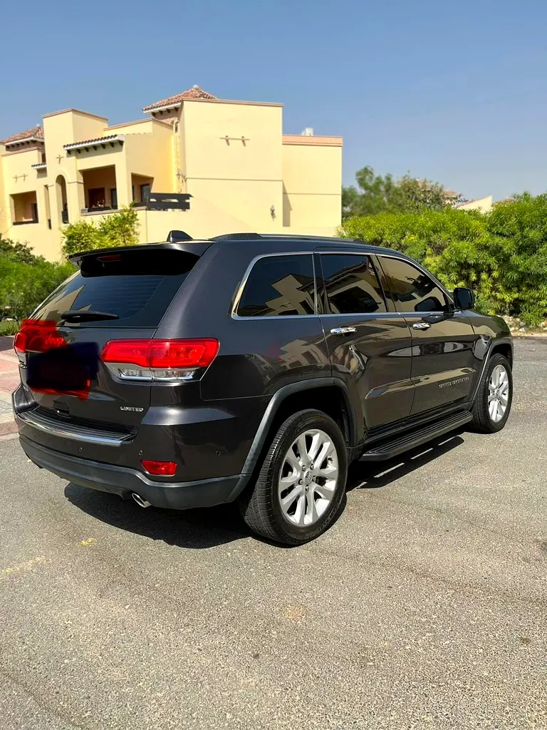 Jeep Cherokee Limited 2017 | GCC Specs | Well Maintained - Image 4