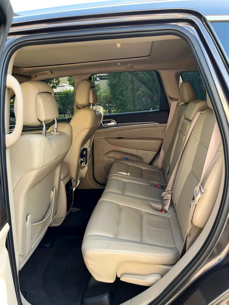 Jeep Cherokee Limited 2017 | GCC Specs | Well Maintained - Image 6