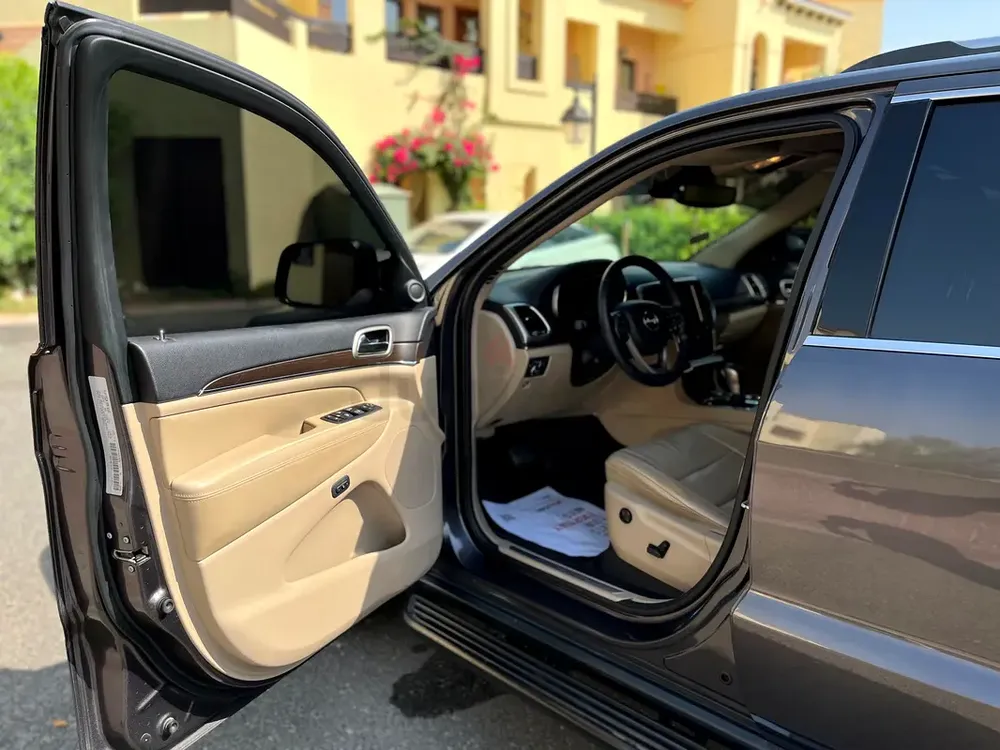 Jeep Cherokee Limited 2017 | GCC Specs | Well Maintained - Image 8