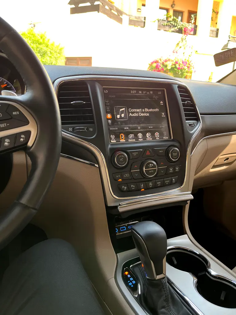 Jeep Cherokee Limited 2017 | GCC Specs | Well Maintained - Image 9