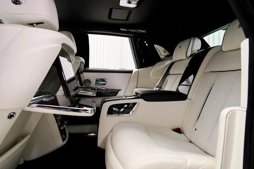 ROLLS ROYCE PHANTOM, 2026, GCC, WARRANTY AND SERVICE CONTRACT, ZERO KM - Image 13