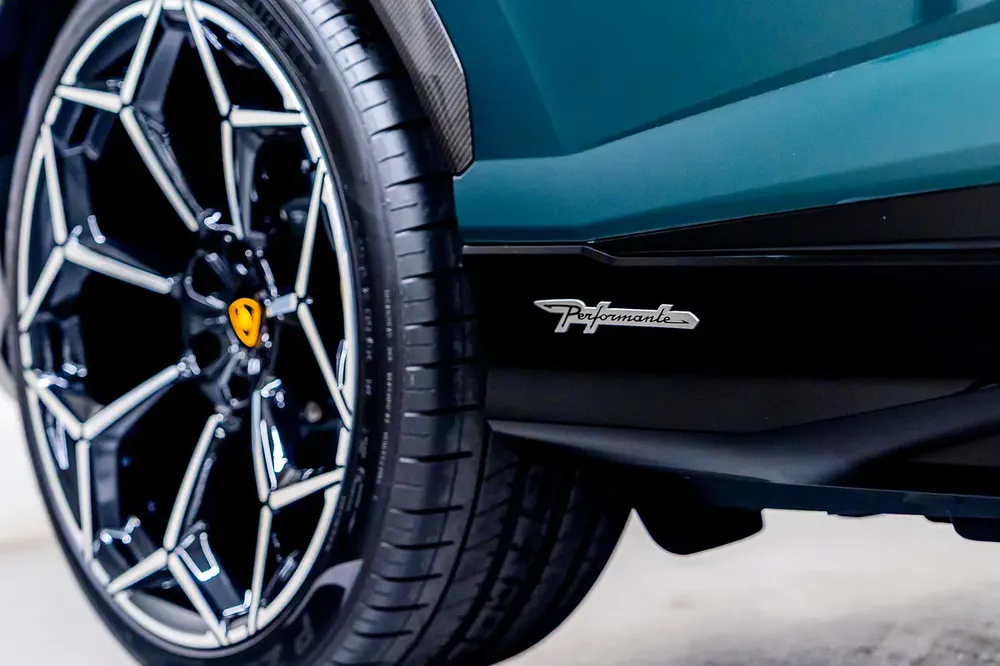Lamborghini Urus Performante - GCC Spec - Lease to Own and Warranty Available - Image 8