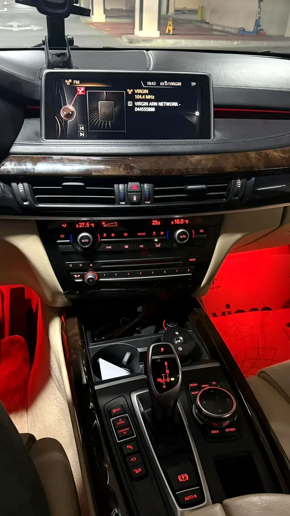 BMW X5 4.4i 2015 GCC Specs - Well Maintained Luxury SUV - Image 5