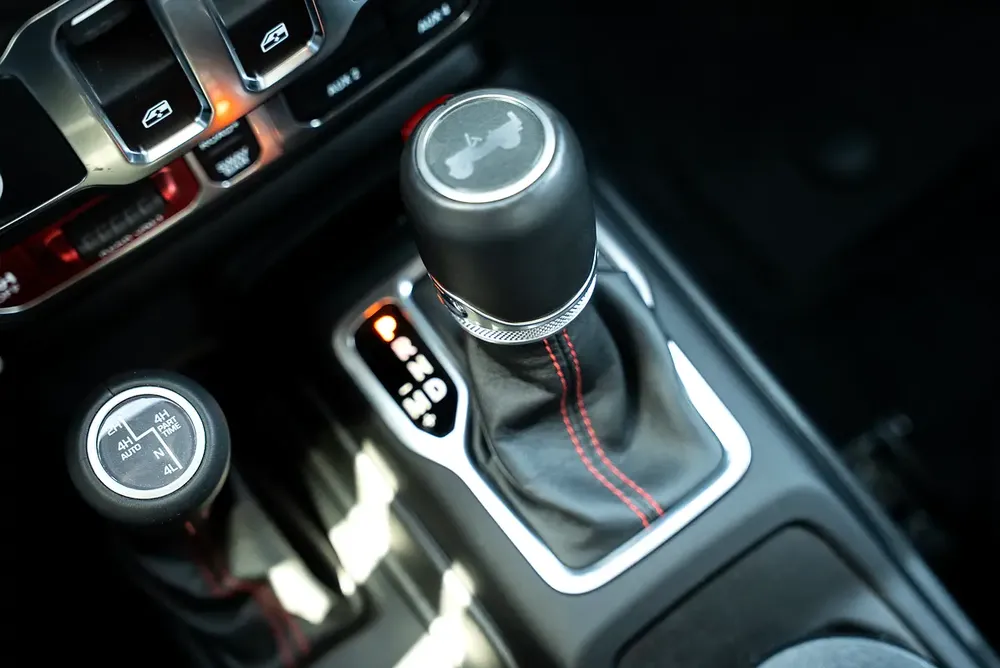 Jeep Wrangler Rubicon 3.6L V6 2023 0kms GCC - Image 16