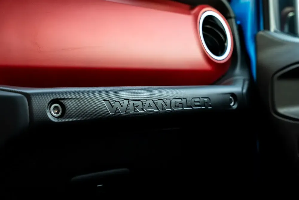 Jeep Wrangler Rubicon 3.6L V6 2023 0kms GCC - Image 19