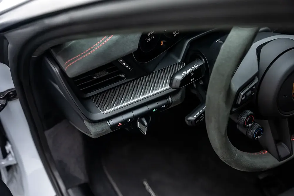2024 PORSCHE 911 GT3 RS WEISSACH┃GCC┃5 YRS WARRANTY┃CARBON CERAMIC BRAKES┃SUSPENSION LIFTER┃ HIGH SP - Image 10
