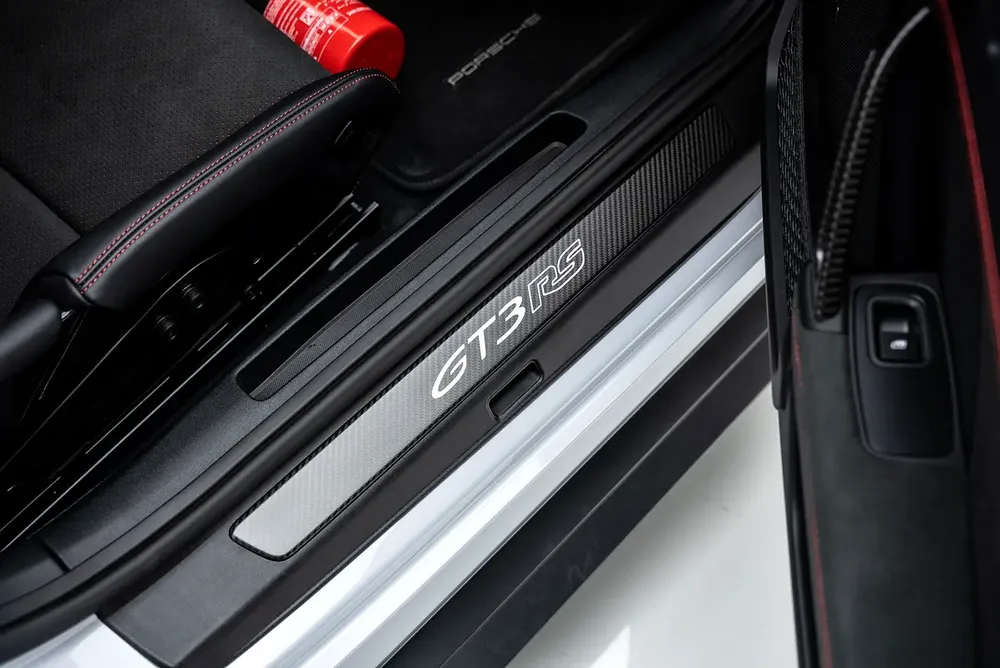 2024 PORSCHE 911 GT3 RS WEISSACH┃GCC┃5 YRS WARRANTY┃CARBON CERAMIC BRAKES┃SUSPENSION LIFTER┃ HIGH SP - Image 14