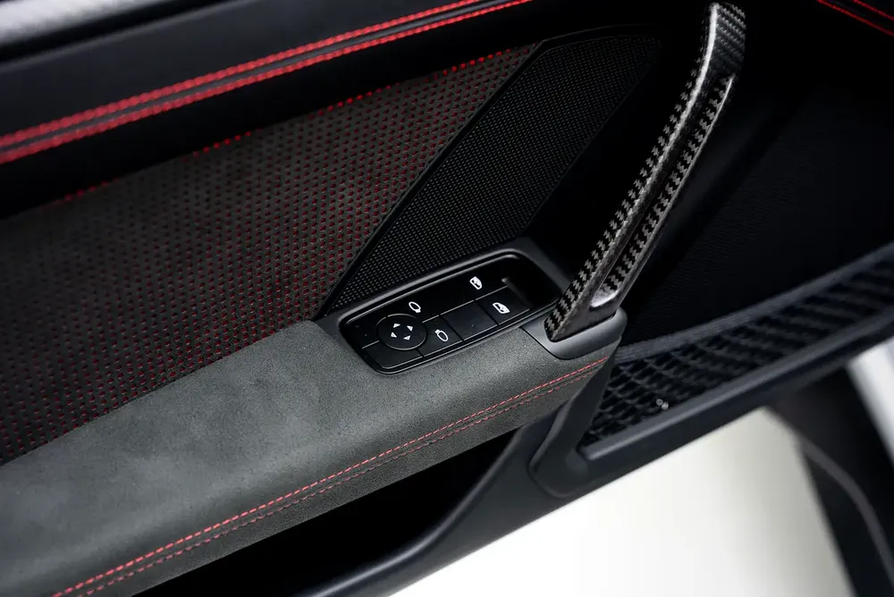 2024 PORSCHE 911 GT3 RS WEISSACH┃GCC┃5 YRS WARRANTY┃CARBON CERAMIC BRAKES┃SUSPENSION LIFTER┃ HIGH SP - Image 8