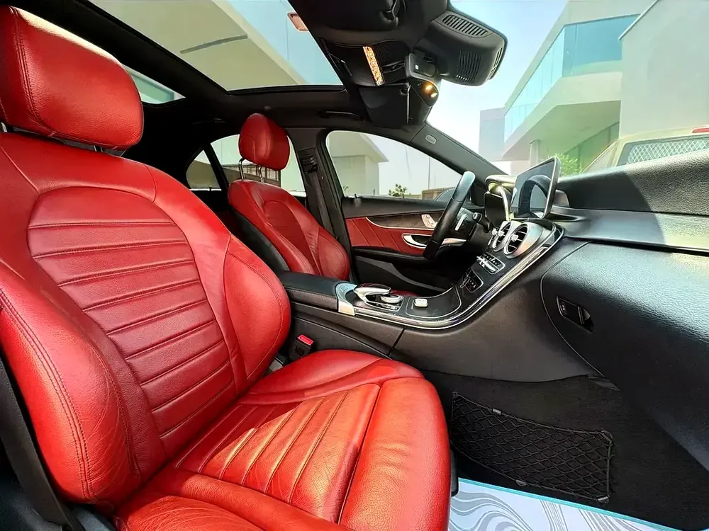 AED 1,360 P.M | 0% DOWN PAYMENT | MERCEDES-BENZ C200 | 2020 | GCC SPECS - Image 15
