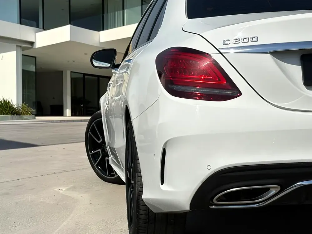 AED 1,360 P.M | 0% DOWN PAYMENT | MERCEDES-BENZ C200 | 2020 | GCC SPECS - Image 7