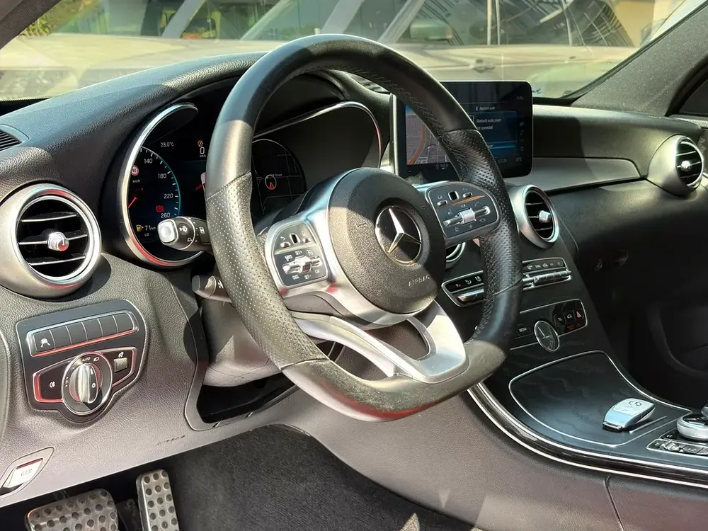 AED 1,360 P.M | 0% DOWN PAYMENT | MERCEDES-BENZ C200 | 2020 | GCC SPECS - Image 9