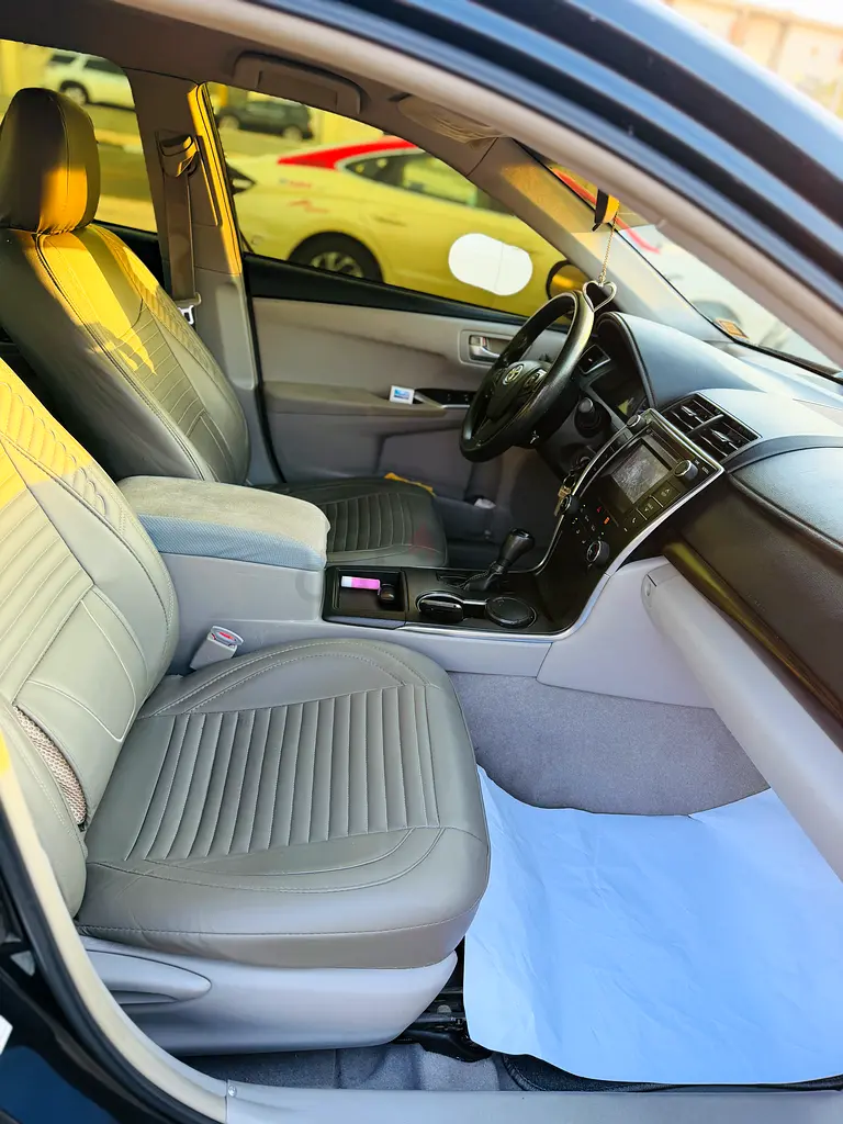 Toyota Camry LE 2015 American Specs - Excellent Condition - Image 12