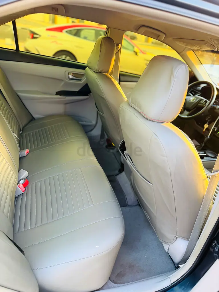 Toyota Camry LE 2015 American Specs - Excellent Condition - Image 13