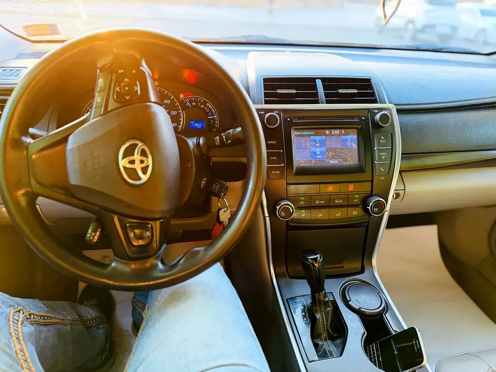 Toyota Camry LE 2015 American Specs - Excellent Condition - Image 14