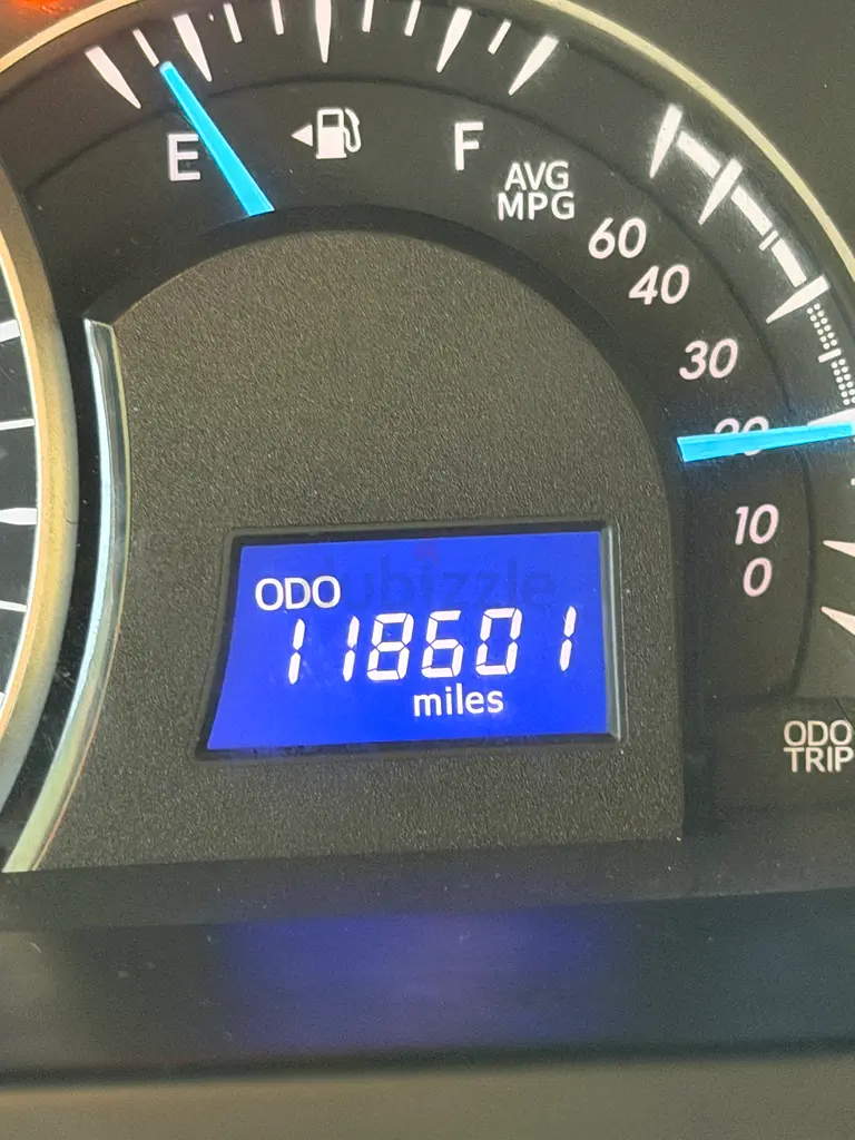 Toyota Camry LE 2015 American Specs - Excellent Condition - Image 15