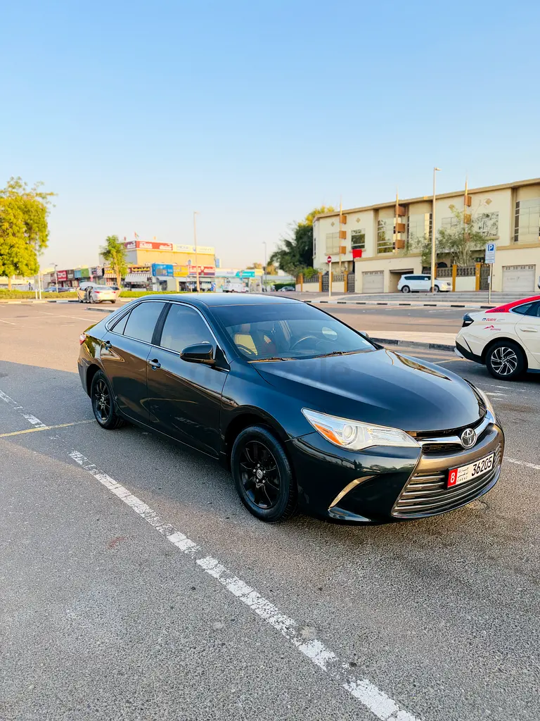 Toyota Camry LE 2015 American Specs - Excellent Condition - Image 6