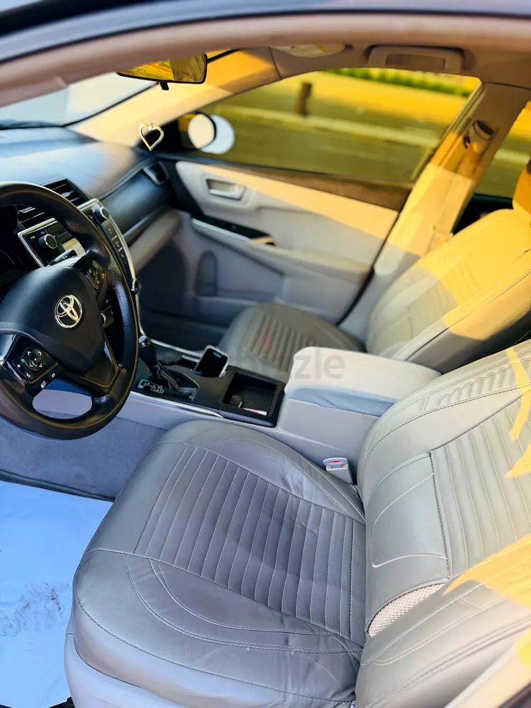 Toyota Camry LE 2015 American Specs - Excellent Condition - Image 9