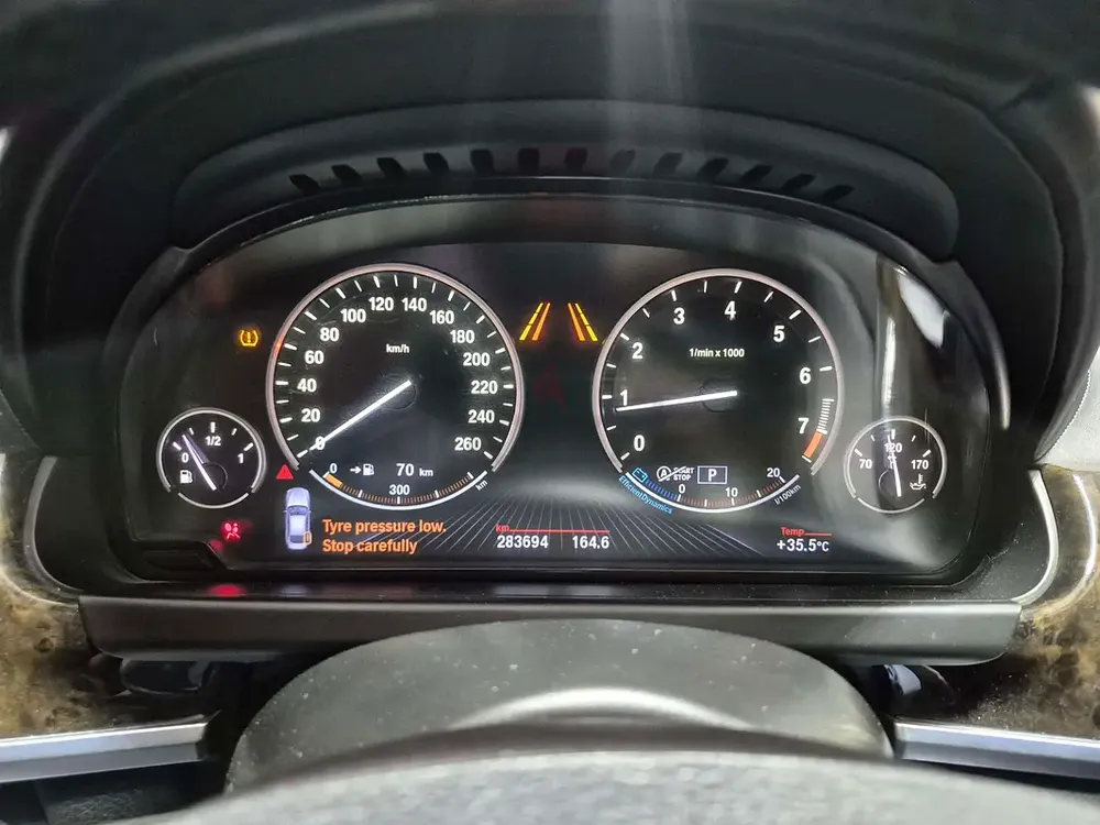 2013 BMW 6-Series 650i 4.4L | GCC Specifications - Image 14