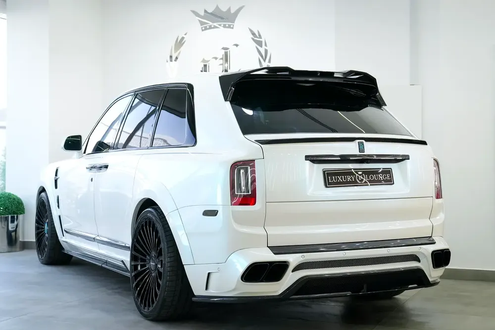 ROLLS ROYCE CULLINAN ORIGINAL MANSORY BLACK/BADGE 2019 FULL OPTION. IN EXCELLENT CONDITION - Image 16