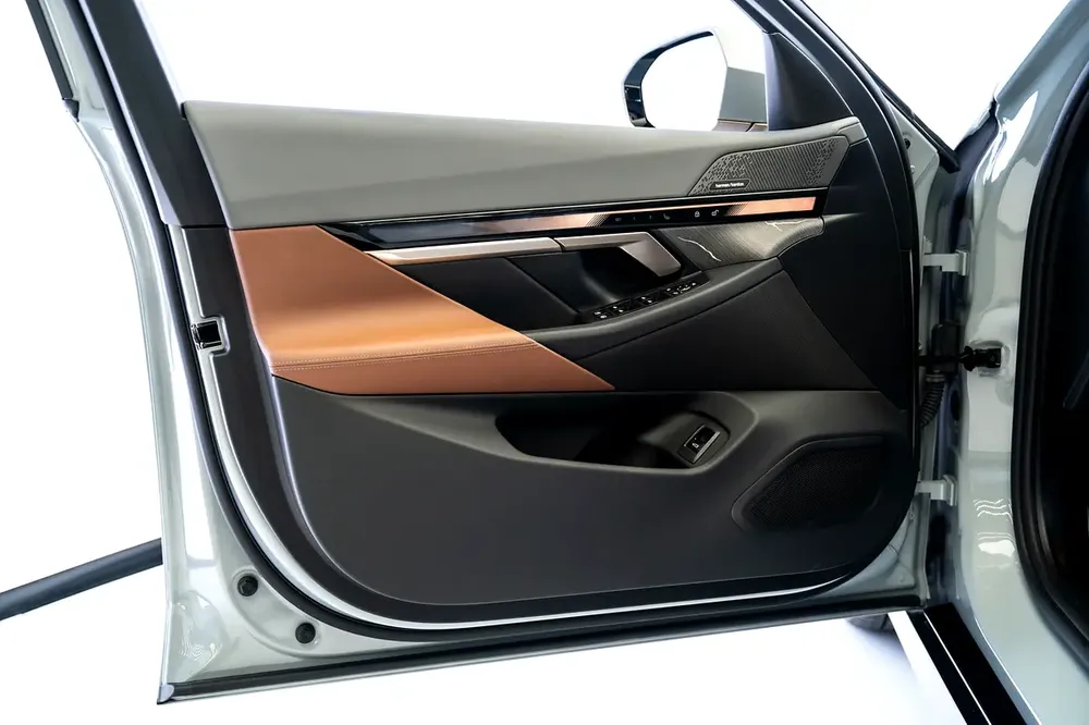 I5 EDRIVE 40 | WARRANTY + SERVICE NOV 2028 | PANORAMIC ROOF | NARDO GREY - Image 10