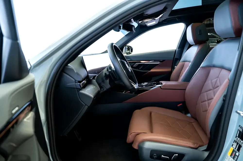 I5 EDRIVE 40 | WARRANTY + SERVICE NOV 2028 | PANORAMIC ROOF | NARDO GREY - Image 12