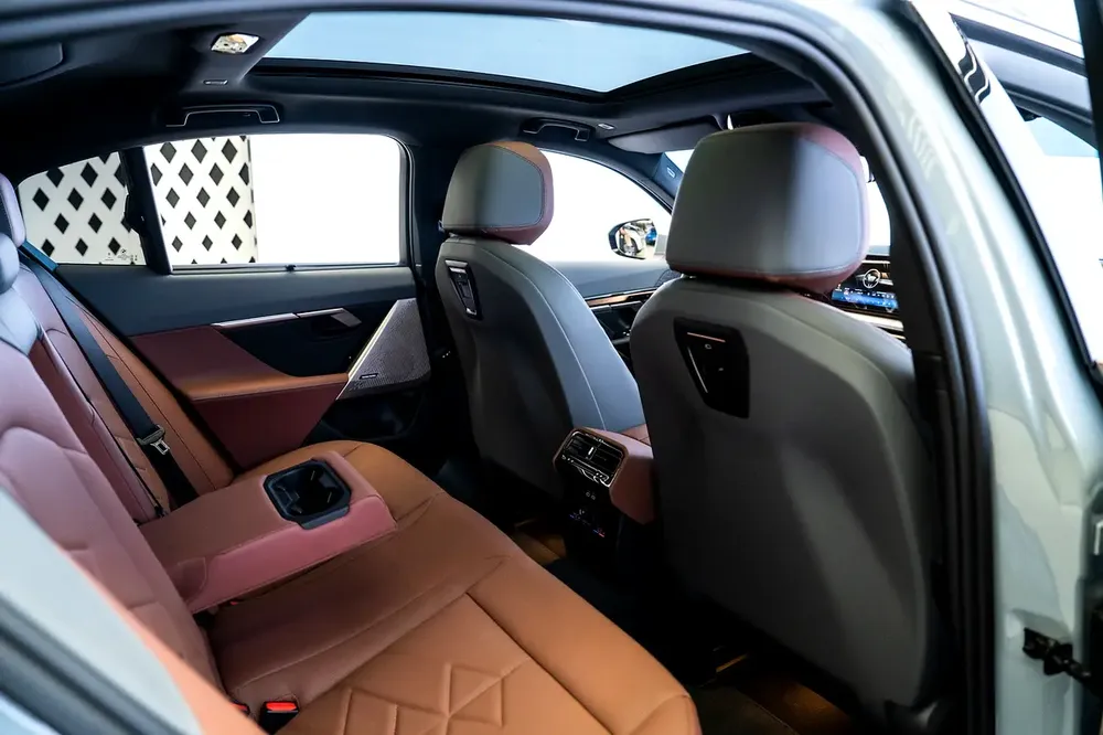 I5 EDRIVE 40 | WARRANTY + SERVICE NOV 2028 | PANORAMIC ROOF | NARDO GREY - Image 14
