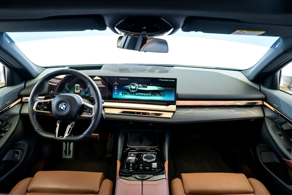 I5 EDRIVE 40 | WARRANTY + SERVICE NOV 2028 | PANORAMIC ROOF | NARDO GREY - Image 16