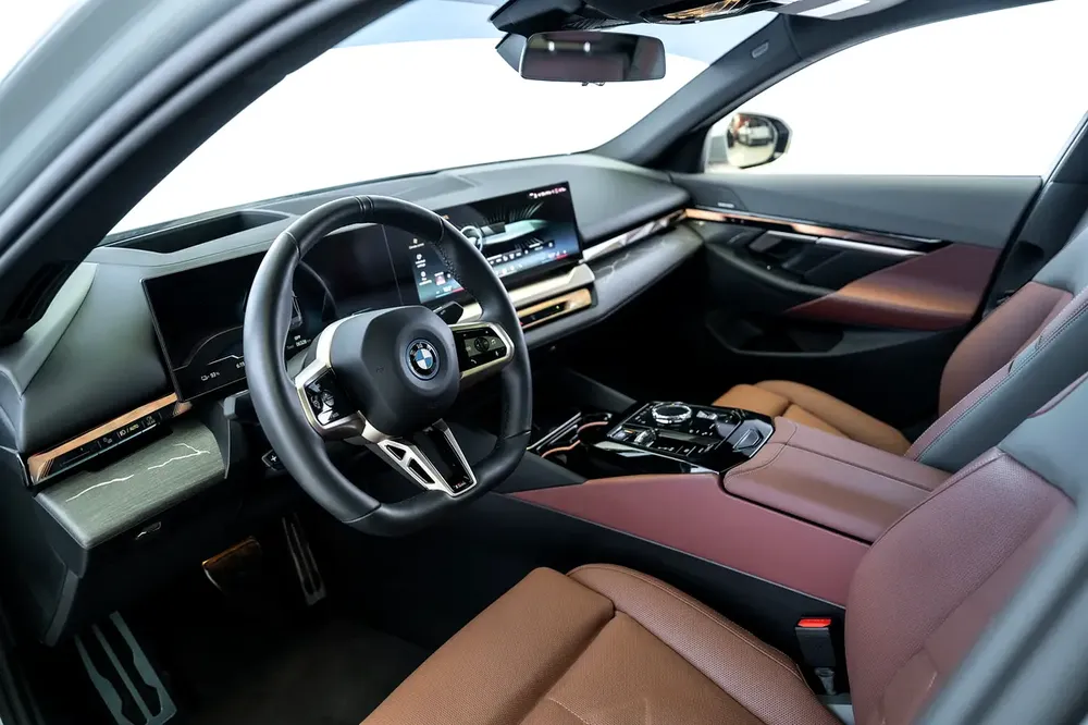 I5 EDRIVE 40 | WARRANTY + SERVICE NOV 2028 | PANORAMIC ROOF | NARDO GREY - Image 9