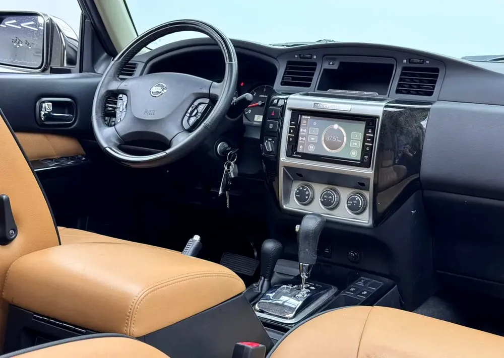2022 Nissan Patrol Super Safari, Warranty, Service History , GCC - Image 12