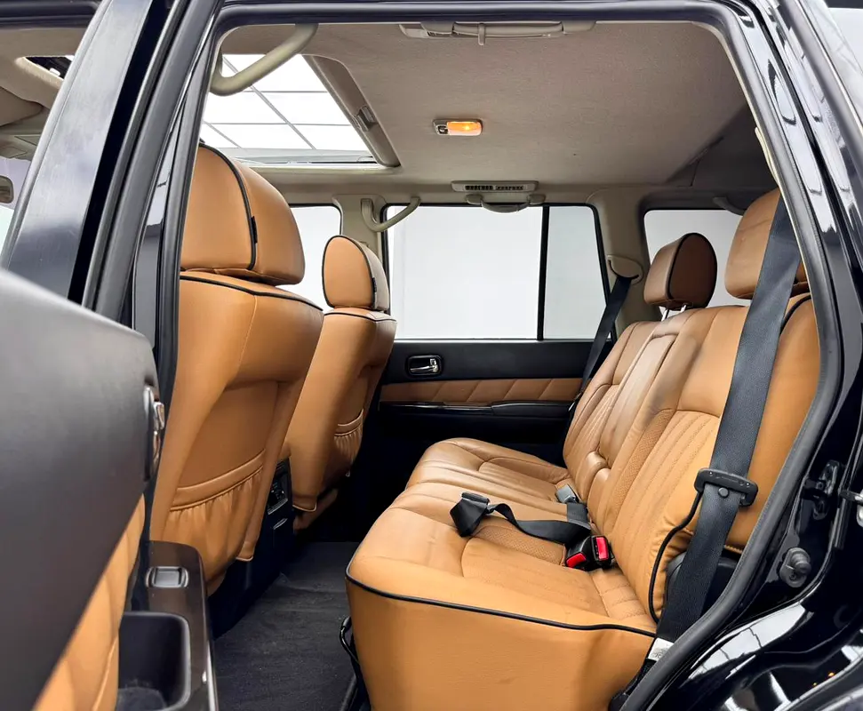 2022 Nissan Patrol Super Safari, Warranty, Service History , GCC - Image 16