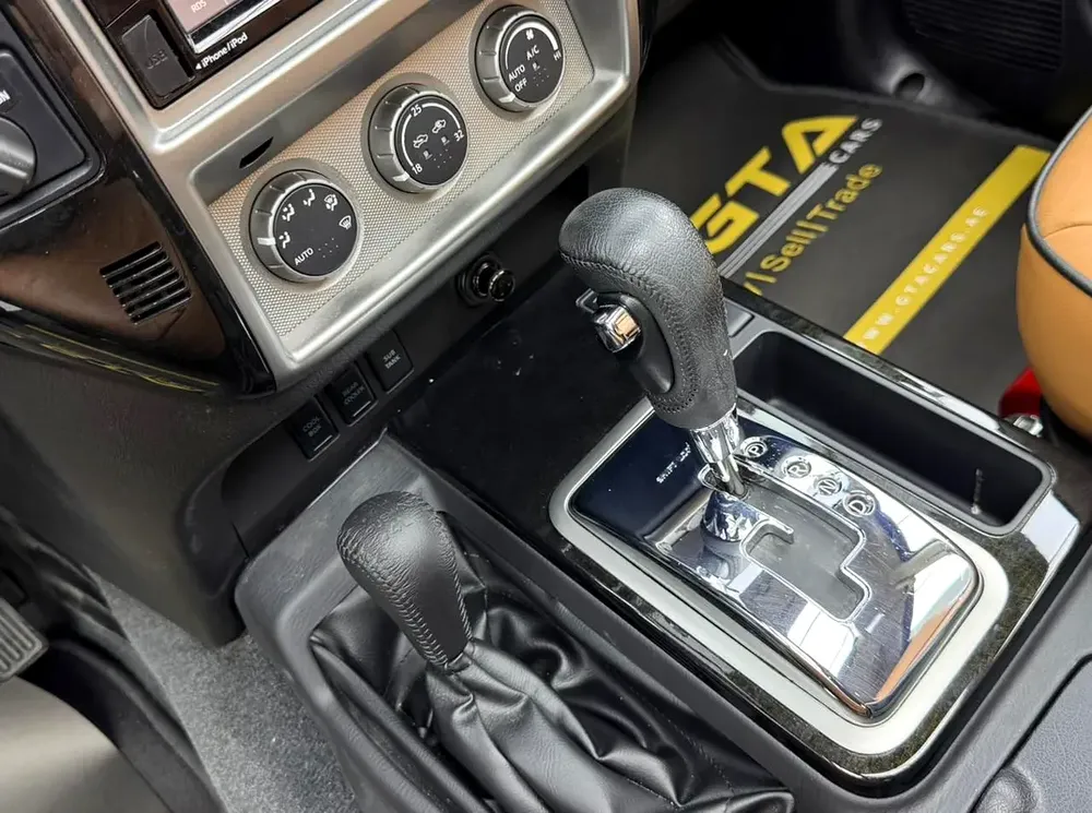 2022 Nissan Patrol Super Safari, Warranty, Service History , GCC - Image 18
