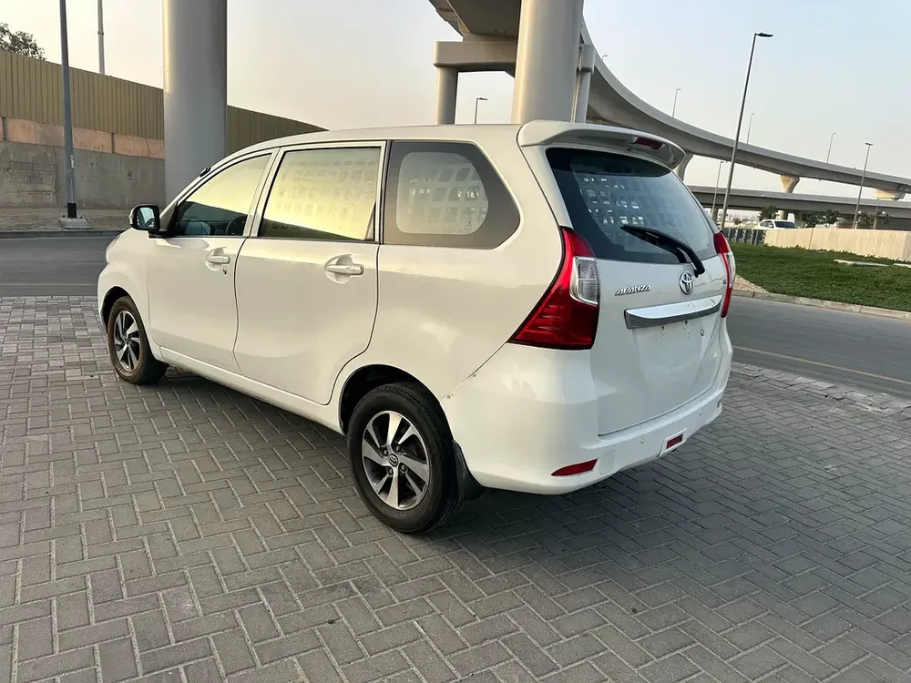 Toyota Avanza SE 2017 - GCC Specs - Well Maintained - Image 4