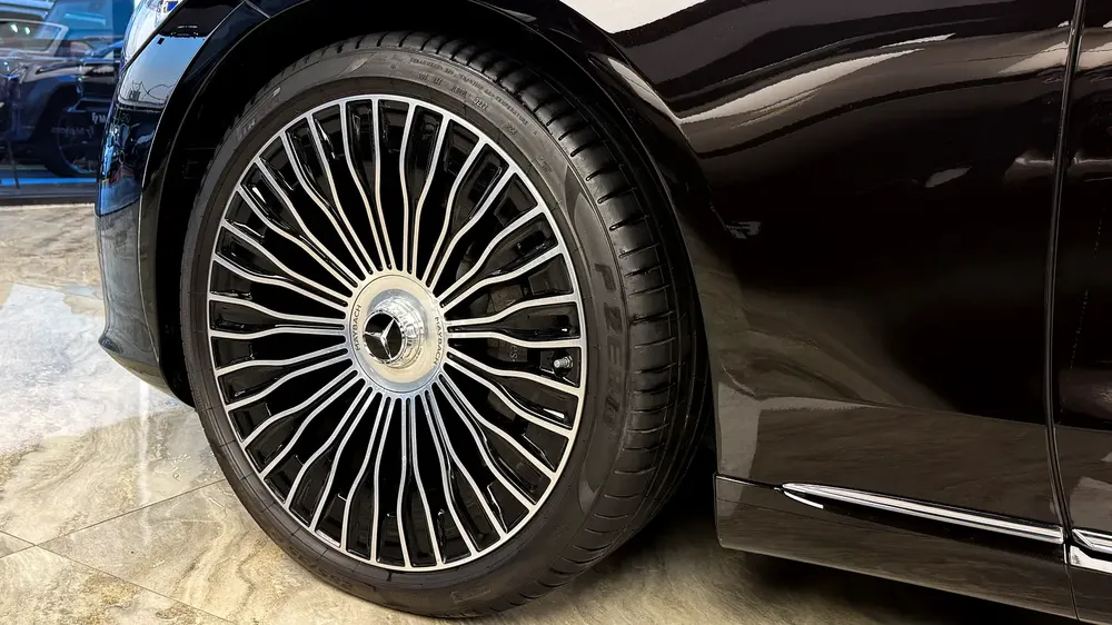 Mercedes Maybach S680 - V12 6.0L - Fully Luxury - 2023 - Image 15