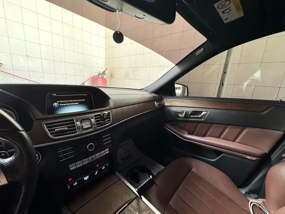 Mercedes-Benz E 300 2016 GCC Specs - Excellent Condition - Image 10