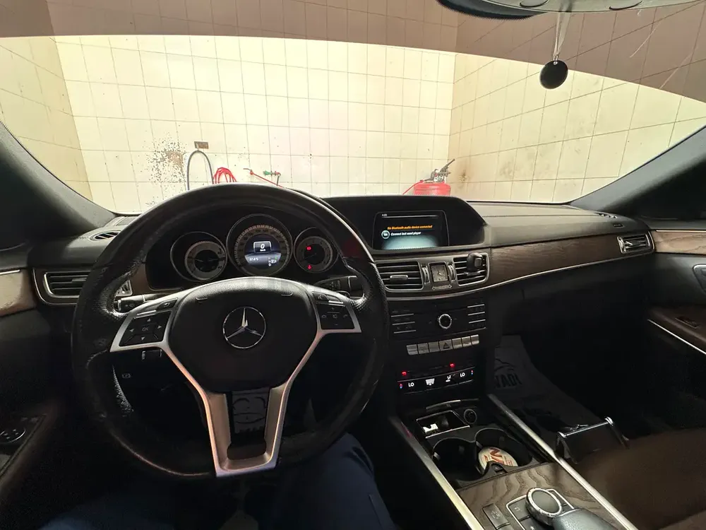 Mercedes-Benz E 300 2016 GCC Specs - Excellent Condition - Image 11