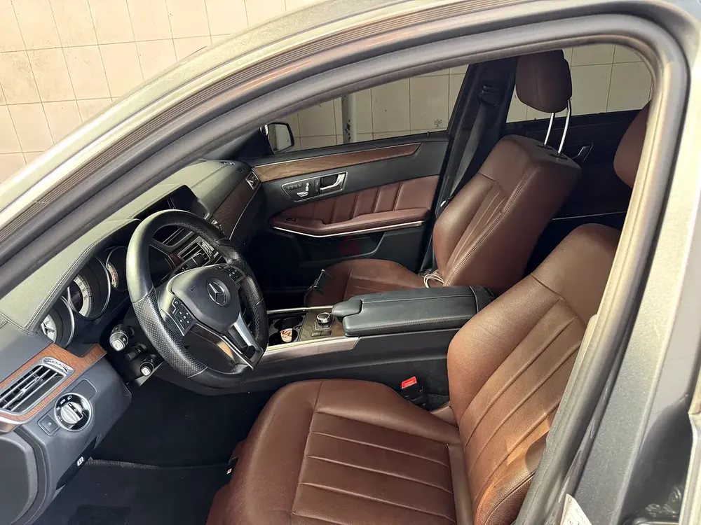 Mercedes-Benz E 300 2016 GCC Specs - Excellent Condition - Image 6