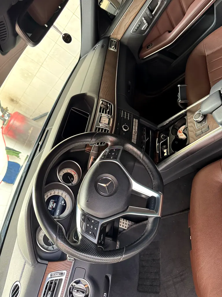 Mercedes-Benz E 300 2016 GCC Specs - Excellent Condition - Image 7