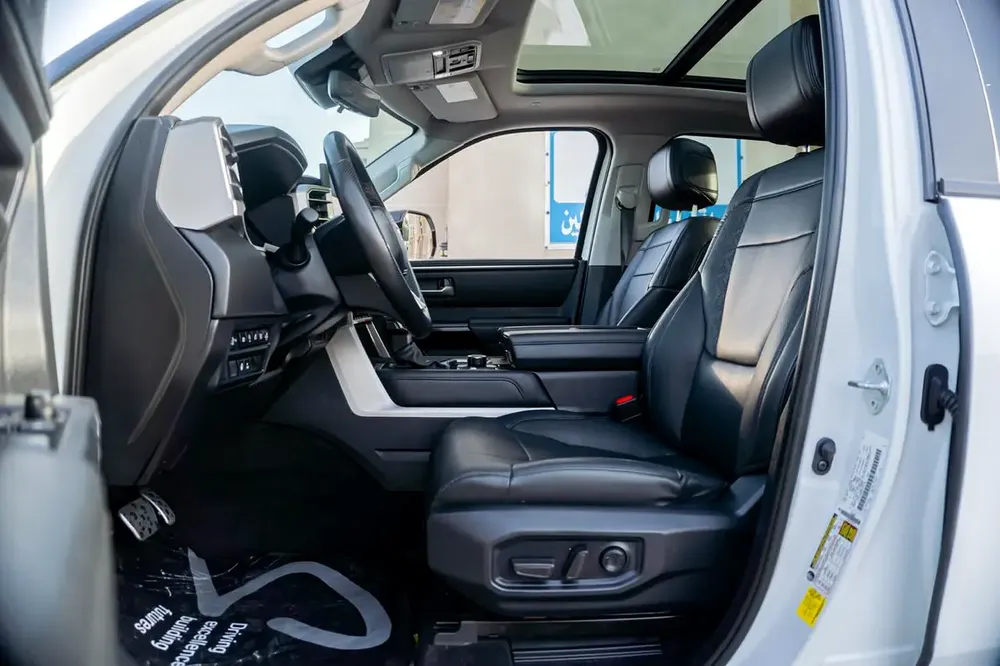 TOYOTA TUNDRA 2024 CRE WHITE - Image 17