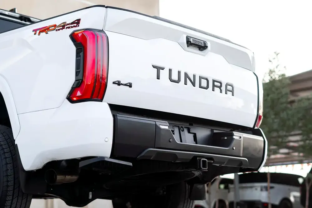 TOYOTA TUNDRA 2024 CRE WHITE - Image 6