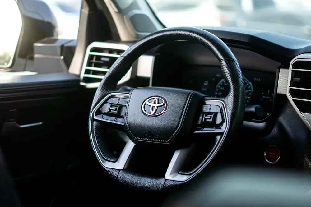 TOYOTA TUNDRA 2024 CRE WHITE - Image 9