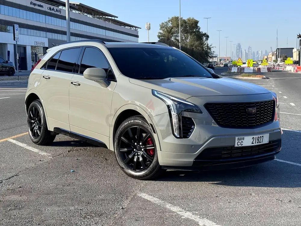 2020 Cadillac XT4 Premium Luxury - Lady Driven - Image 6