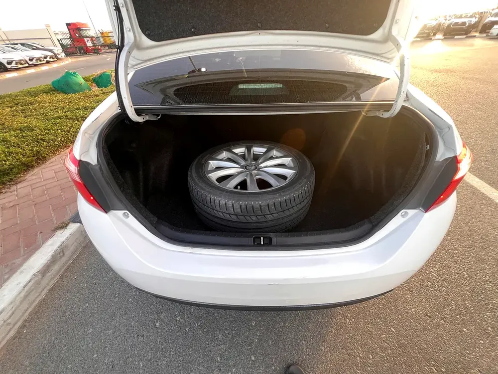 Toyota Corolla LE 2019, American Specs - Well Maintained - Image 16
