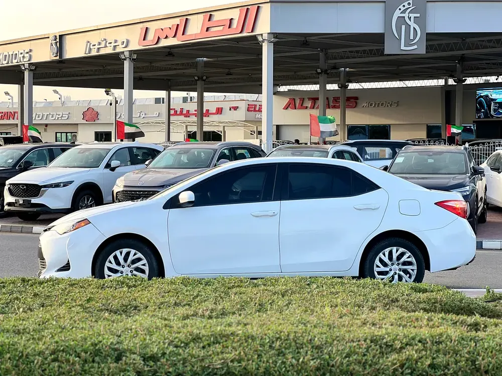 Toyota Corolla LE 2019, American Specs - Well Maintained - Image 6